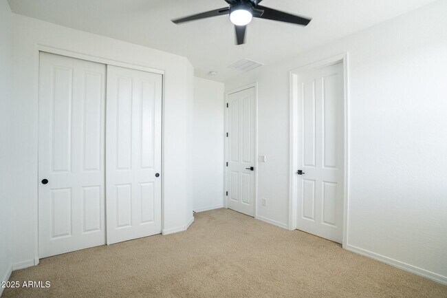 Building Photo - 4368 N Pioneer Dr