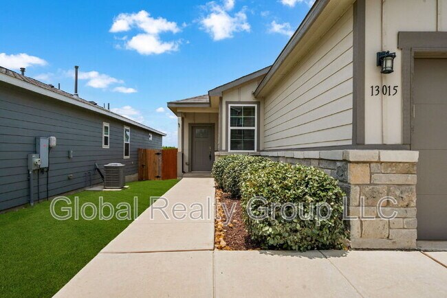 Building Photo - 13015 Red Elks Lks
