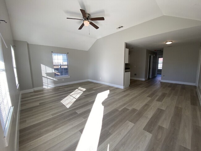 Building Photo - Charming 4-bedroom, 2-bathroom home in Fort Worth, TX!