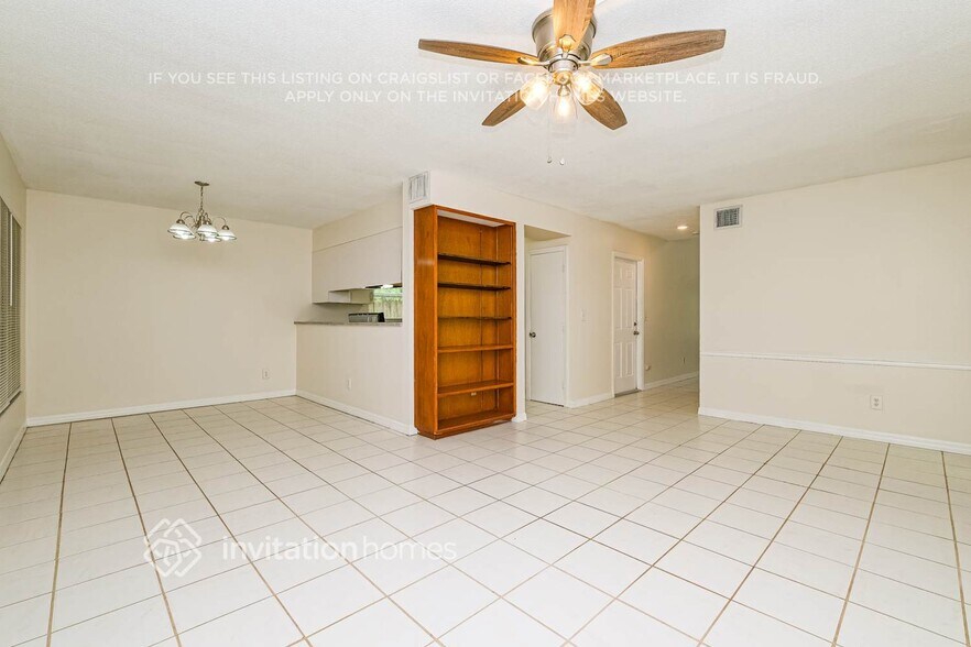 Building Photo - 12312 Woodleigh Ave