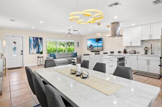 Building Photo - 4804 NE 21st Ave