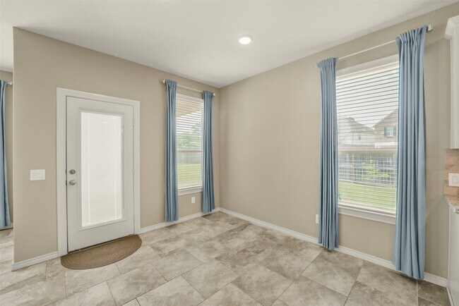 Building Photo - 9651 Thimbleweed Dr