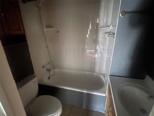 Building Photo - 621 Nowahy Ave