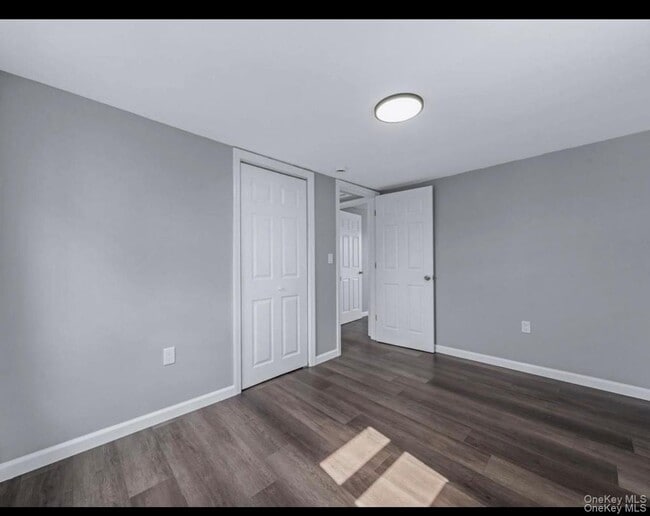 Building Photo - 6 E Barclay St