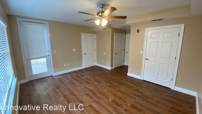 Building Photo - 3 br, 3 bath House - 225 W Seminole Blvd #212