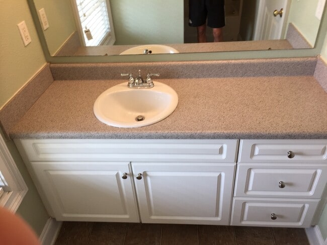 Building Photo - 4bed/4bath in Eagles Landing for JULY!