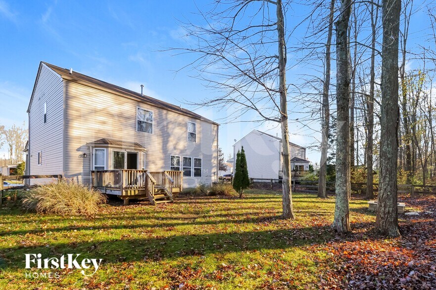 Building Photo - 53 Wooded Ridge Dr