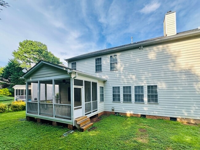 Building Photo - 5 BD, 4 BA Beautiful Wakefield Home