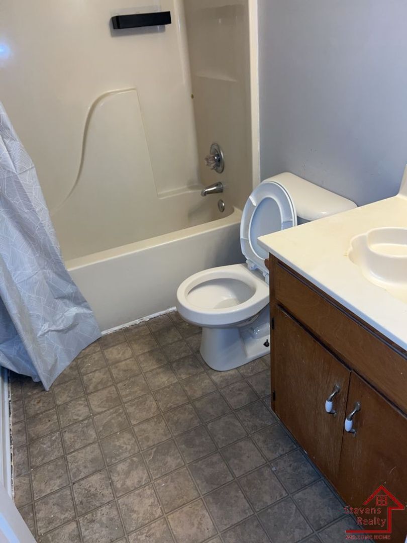 Building Photo - 181 East Ave