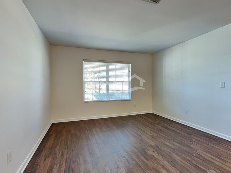 Building Photo - 3904 Edgewood Terrace Rd