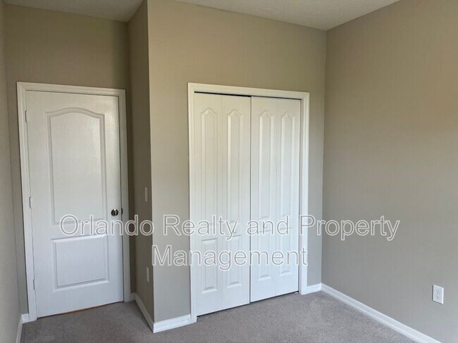 Building Photo - 11950 Sands Cv