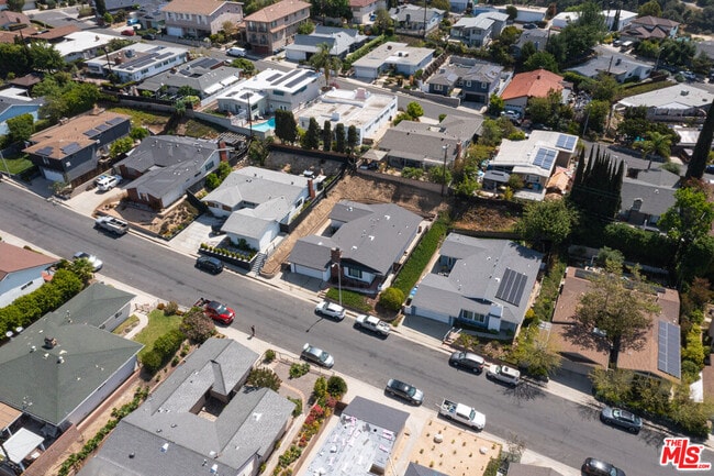 Building Photo - 1020 Larker Ave