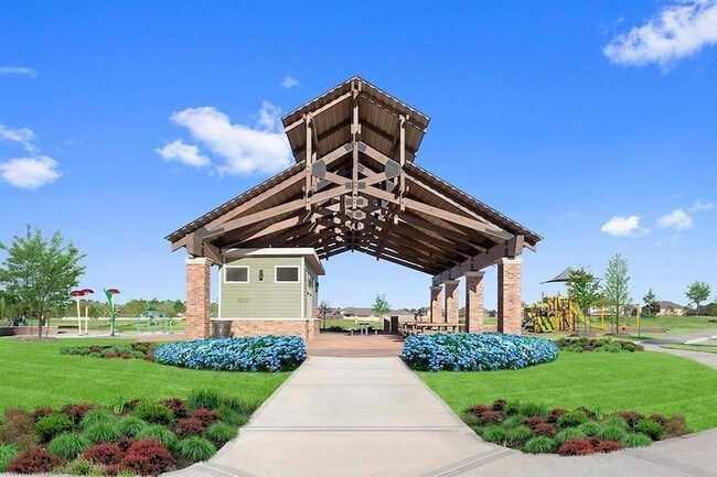 Building Photo - 20811 Sheffield Pk Dr