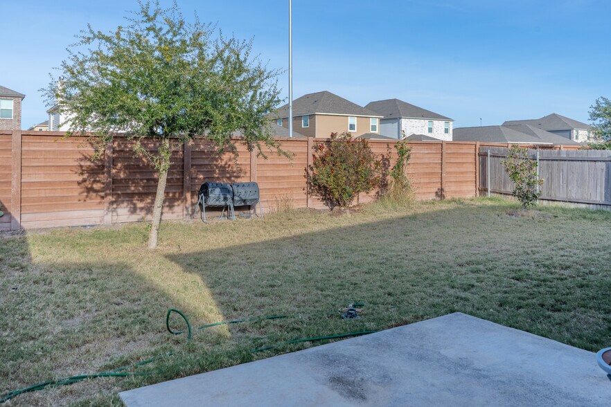 Building Photo - 14101 James Garfield St