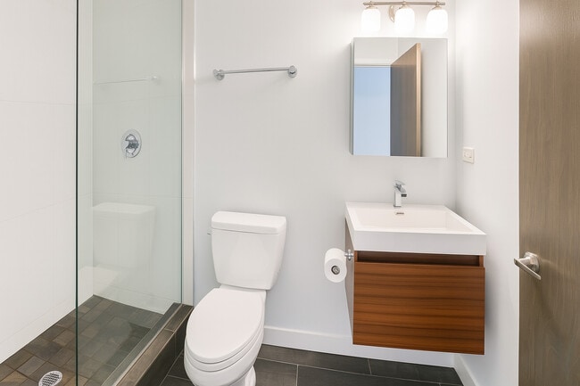 Building Photo - 3301 N Sheffield Ave