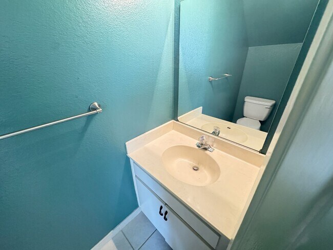 Building Photo - Mission Valley 2 Bedroom Two Story Second ...