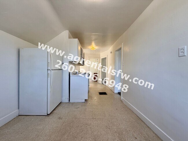 Building Photo - 412 Nussbaum Ave