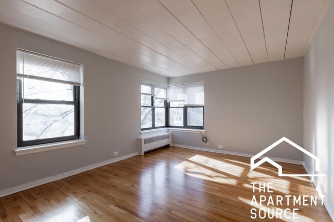 Building Photo - 1360 W Touhy Ave