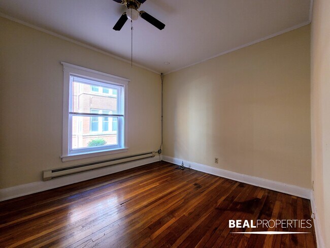 Primary Photo - 4423 N Wolcott Ave