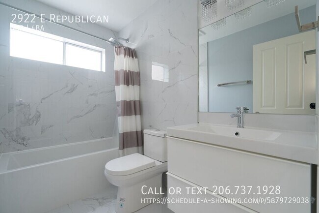 Building Photo - 2922 E Republican-