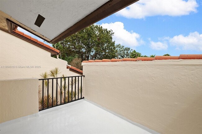 Building Photo - 9340 NW 48th Doral Terrace