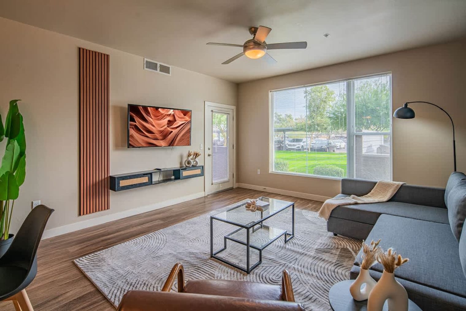 Building Photo - 1950 E Broadway Rd