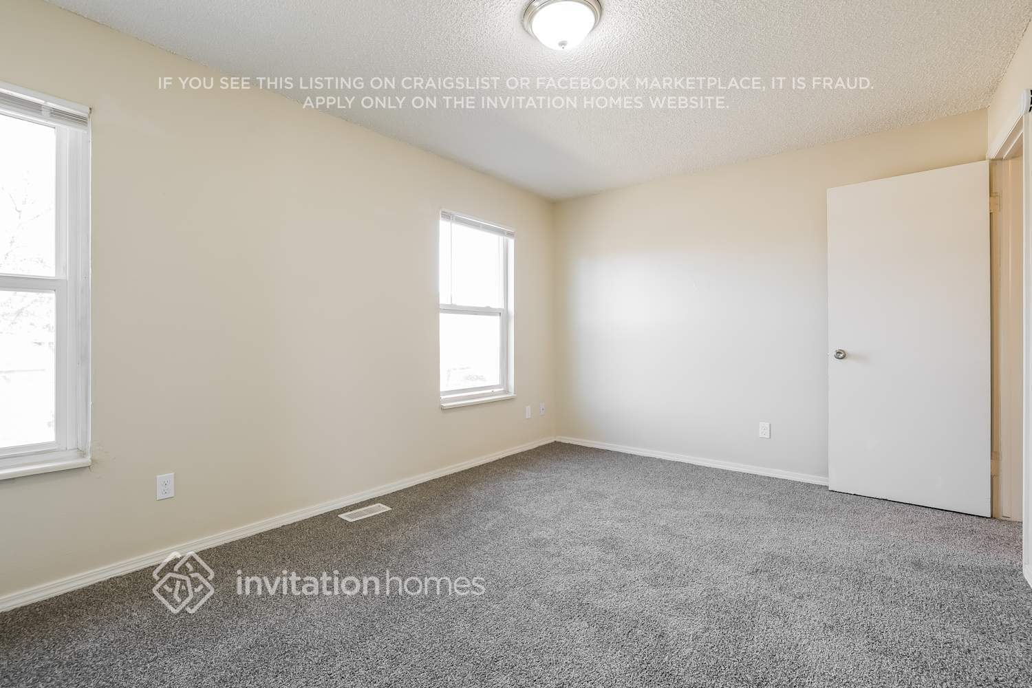 Building Photo - 2690 Ridge Dr