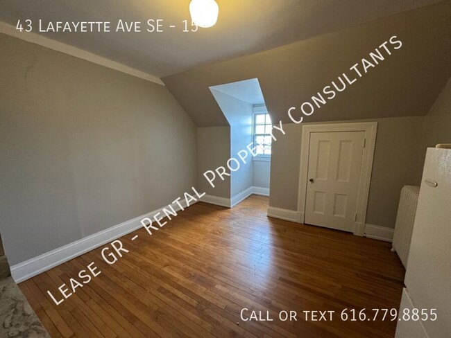 Building Photo - Studio Apartment in Heritage Hill with ALL...