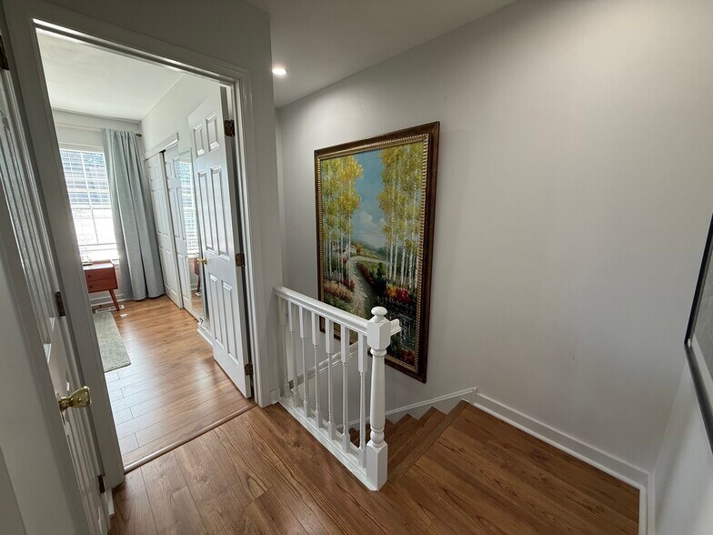 Building Photo - 7925 Ridge Ave