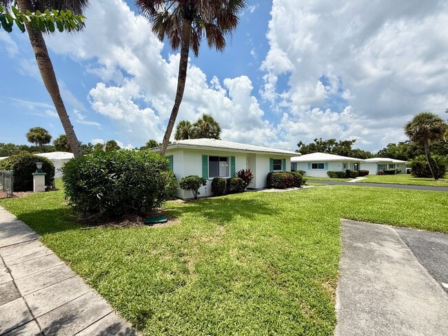 Building Photo - Water & Cable Included • 55+ Community - C...