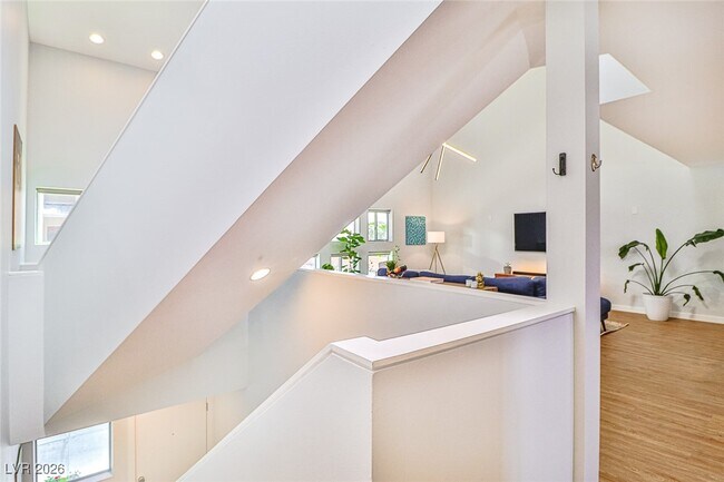 Building Photo - 251 Tower St