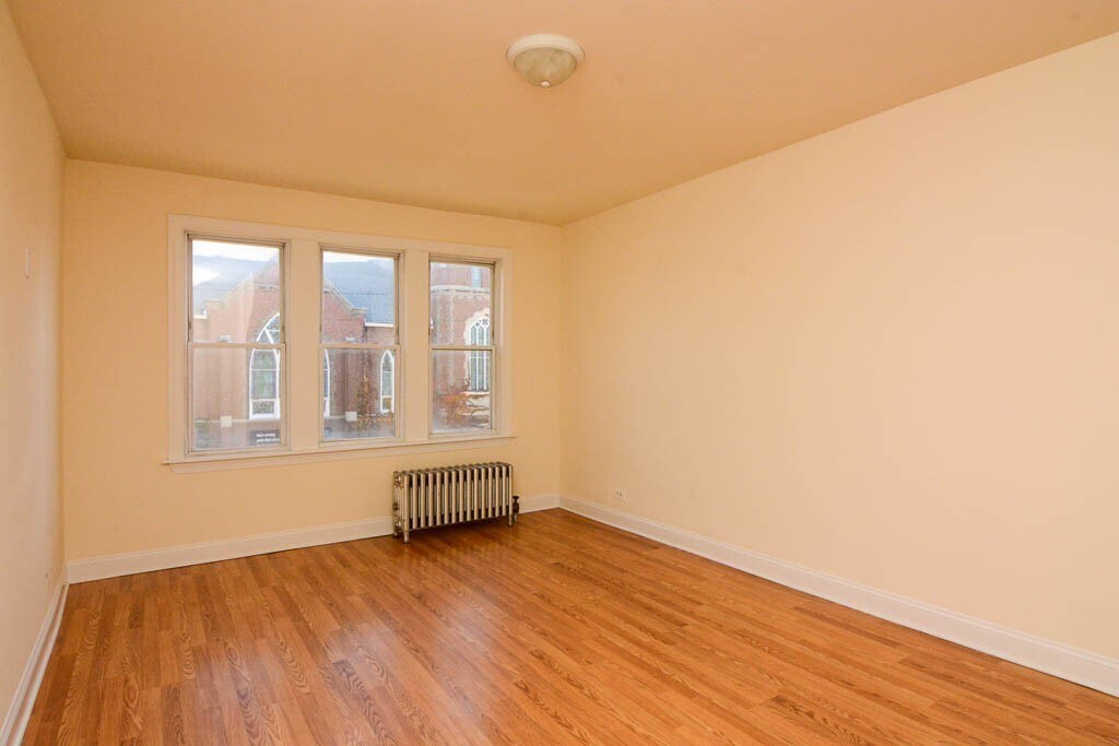 Building Photo - 2600 N Kimball Ave