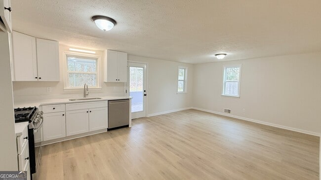 Building Photo - 105 Woodbine Dr