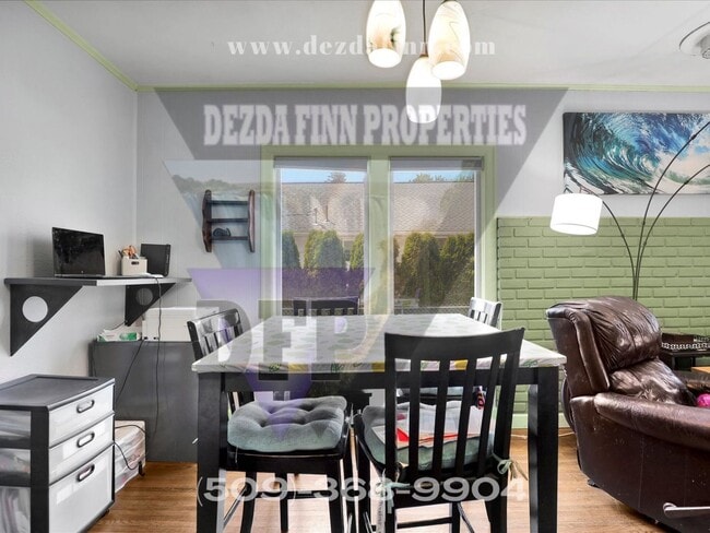 Building Photo - Northside 3Bed, 1Bath Vintage Bungalow