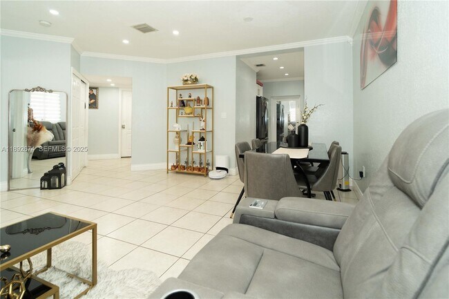 Building Photo - 298 E 3rd St