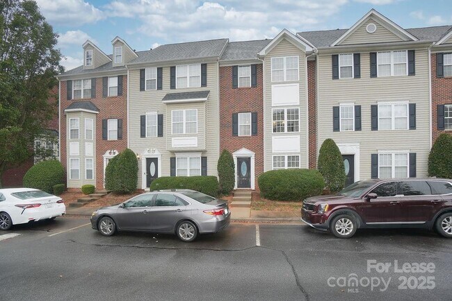 Building Photo - 9858 Treeside Ln