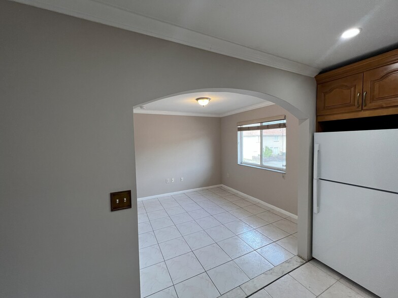 Building Photo - 351 NW 82nd Ave