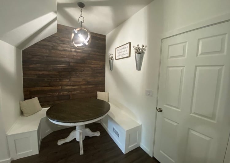Built in nook. - 38438 Galway St