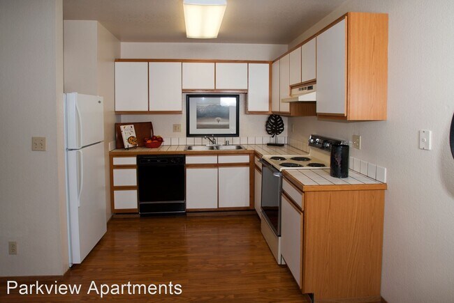 Building Photo - 2594-2594 California Park Dr