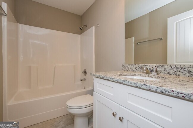 Building Photo - 580 Fieldcrest Dr