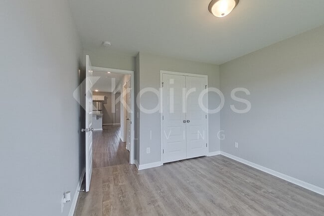 Building Photo - 201 Western Red Cedar Dr
