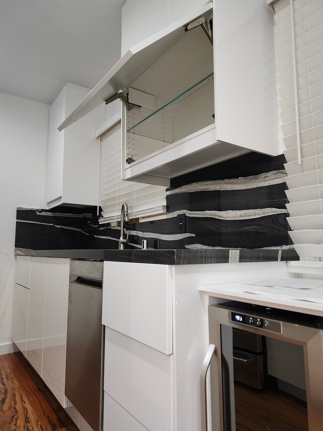 dishwasher - 11355 Washington Pl