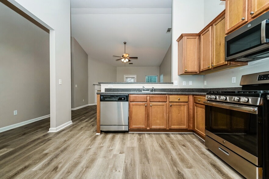 Building Photo - 1281 Winwood Dr