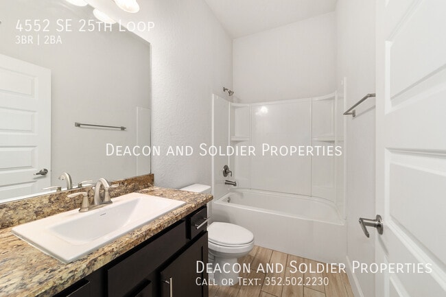 Building Photo - 4552 SE 25th Loop