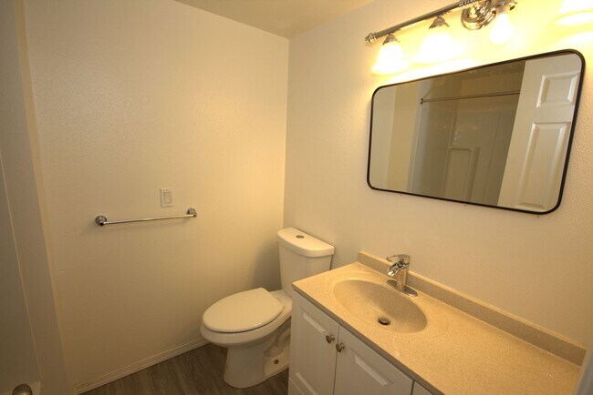 Building Photo - Beautifully Renovated Home in Burien.