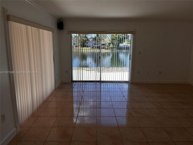 Building Photo - 9414 SW 164th Ct