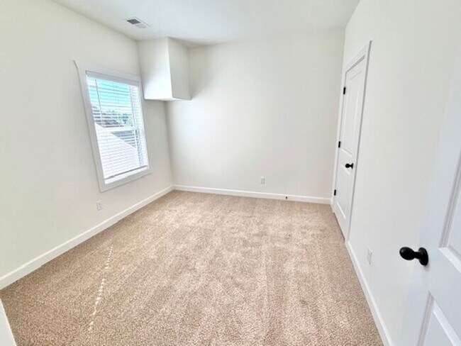Building Photo - Now Leasing Brand New Townhomes In Olive Branch, Two Car Garage, Gated Community. Now Available.