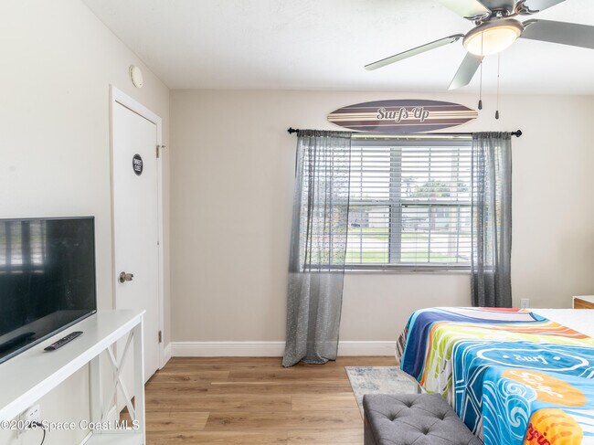 Building Photo - 135 Melaleuca Dr