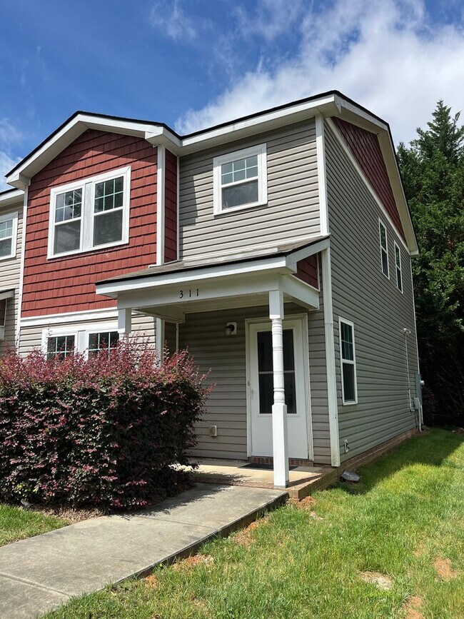 Primary Photo - Refreshed 3 Bedroom End Unit Townhome near...