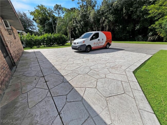 Building Photo - 27915 Washington St